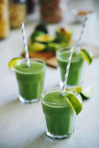 When is the best time to drink green juice before or after meal